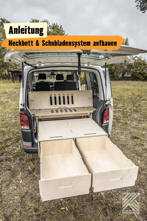 Du suchst das passende Bett für Deinen VW T4, T5 oder T6? Das Heckbett von BUILDIFY in Verbindung mit dem passenden Schubladensystem ist Bett, Sitzbank und Stauraum in einem. Die Camper-Module sind aus leichtem Birkensperrholz gefertigt. Sie kommen als CNC gefräster Bausatz bei Dir an. Hier geht's zur Aufbauanleitung. Ford Transit Connect Camper, Vw Transporter Camper, Berlingo Camper, Kangoo Camper, Minivan Camper Conversion, T4 Camper, Volkswagen T5, Auto Camping, Minivan Camping