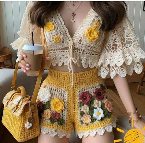 Crosia Top, Crosetate Ideas, Mode Crochet, Crochet Clothing And Accessories, Crochet Fashion Patterns, Crochet Skirt, Crochet Inspo, Diy Crochet Projects, Crochet Clothing