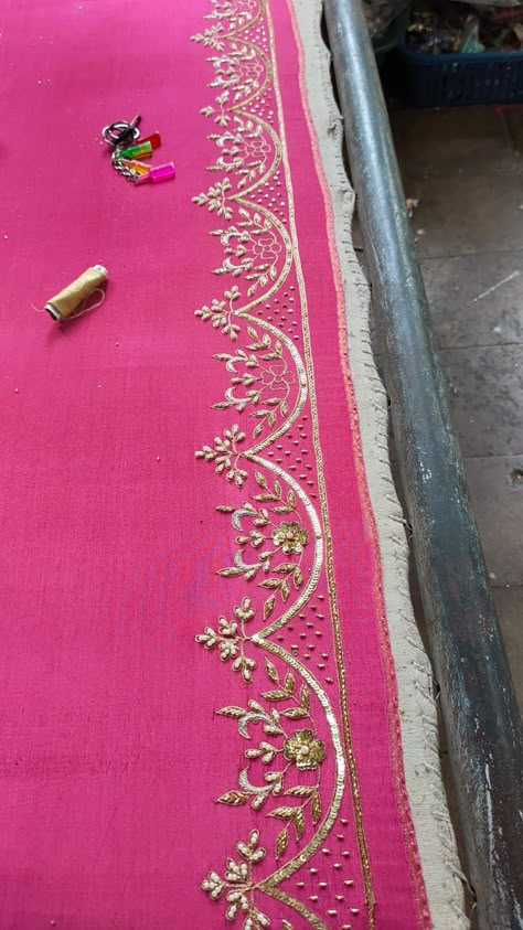 Duppta Border Design, Zari Work Embroidery Design Lehnga, Maggam Work Dupatta Designs, Saree Border Aari Work Design, Khatli Work Saree Design, Aari Work Dupatta, Hand Work Embroidery Dupatta Border, Duppta Work Design, Zardozi Border Designs