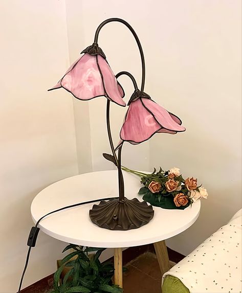 Pink Apartment Decor, Grunge Decor, Flower Led, Stained Glass Flower, Table Rose, Lamp Pink, Stained Glass Table Lamps, Pink Lamp, Pink Art Deco