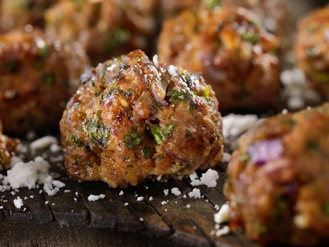 Recipe: Veal, Pork and Beef Meatballs | Italian Sons and Daughters of America Italian Ground Beef, Appetizers Meatballs, Inexpensive Appetizers, Ideas For Appetizers, Meatballs Italian, Veal Meatballs, Sauce Satay, Roast Beef Sandwich, Gourmet Appetizers