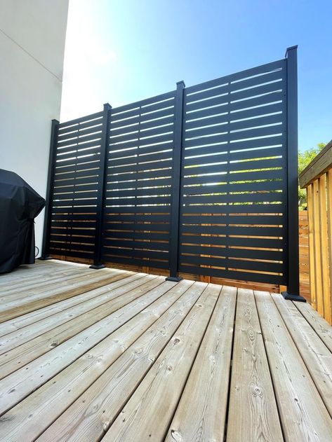 Decking Privacy Screen, Privacy Screen On Deck Railing, Deck Privacy With Plants, Small Patio Ideas Townhouse Privacy Fences, Aluminum Privacy Screen, Slated Privacy Wall, Black Privacy Wall On Deck, Composite Privacy Screen, High Deck Privacy Ideas