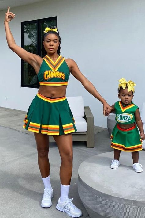 Gabrielle Union Dressed Up as a Clovers Cheerleader With Kaavia, So Consider It Brought Black Cheerleaders, Black Cosplayers, Celebrity Costumes, Best Celebrity Halloween Costumes, Girl Halloween Costume, Celebrity Halloween, Cheerleader Costume, Celebrity Halloween Costumes, Dwyane Wade