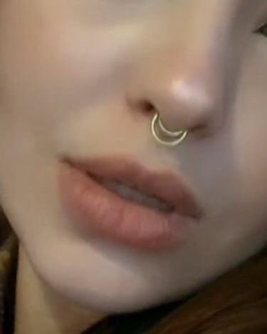 Septum Jewelry Aesthetic, Septum Piercing Jewelry Unique, Septum Aesthetic, Septum Piercing Aesthetic, Dream Piercings, Piercing Aesthetic, Septum Piercing Jewelry, Piercing Inspo, Septum Piercings