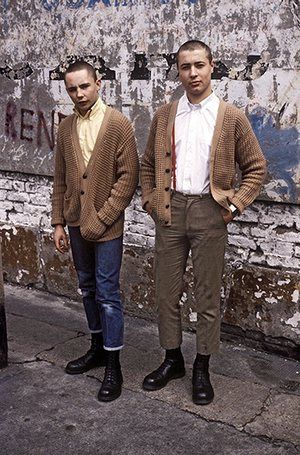 50 Years of British Style: Skinheads in Shoreditch, London, 1979 Skin Heads, Skinhead Style, Skinhead Fashion, Rude Girl, Ska Punk, Paul Weller, Teddy Boys, Rude Boy, Northern Soul