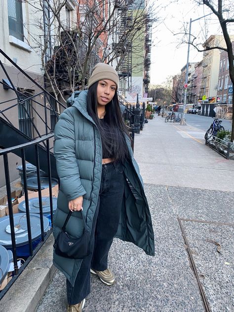 #winteroutfits #winterootd #nyc #puffercoat Long Super Puff Outfit, Super Puff Aritzia Outfit, Super Puff Outfit, Puff Outfit, Super Puff Aritzia, Super Puff Long, Aritzia Outfit, Aritzia Super Puff, Puffer Outfit