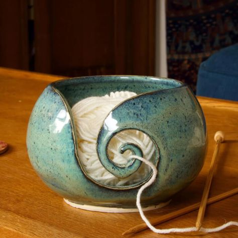 25 Pottery Enthusiasts Have Created Stunning And Attractive Items, And They've Shared Their Pride On This Online Group Thrown Pottery Ideas Unique, Intermediate Pottery Ideas, Pottery Present Ideas, Wheel Throwing Projects, Ceramics Glazing Ideas, Potters Wheel Projects, Homemade Pottery Ideas, Useful Ceramics, Crochet Pottery