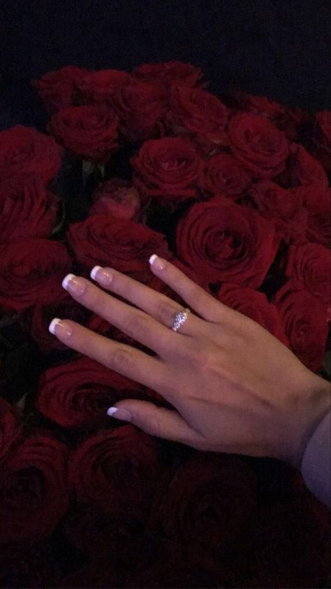 Engagement Ring Photos With Flowers, Engagement Roses Bouquet, Bouquet And Ring Photos, Engagement Ring Photos On Hand, Engagement Shots, Red Bouquet, Engagement Ring Photos, Life Map, Cute Black Guys