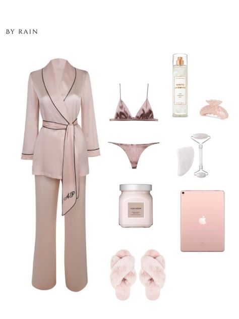 Classy Pajamas Aesthetic, Feminine Pajamas Aesthetic, Cozy Robe Aesthetic, Nightwear Outfits Aesthetic, Old Money Lounge Outfits, Luxury Loungewear Aesthetic, Women Pajamas Set, Old Money Lounge Wear, Classy Pjs