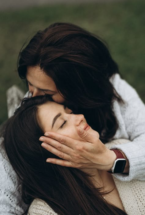 Mother and daughter photoshoot in a wild field Older Family Photography, Mother And Daughter Photoshoot, Punk Photoshoot, Mom Daughter Photography, Mother Daughter Poses, Daughter Photo Ideas, Mommy Daughter Photos, Mother Daughter Pictures, Daughter Photoshoot