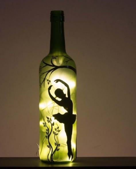 Wine Bottle Garden Ideas, Glass Painting Ideas For Beginners, Bottle Garden Art, Bottle Garden Ideas, Intermediate Acrylic Painting, Wine Bottle Garden, Glass Bottle Decor, Bottle Art Projects, Glass Painting Ideas