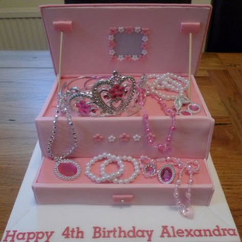 Girls jewellery box cake Jewel Cake, Ballerina Cakes, Jewerly Boxes, Happy 4th Birthday, Cake Pop Recipe, Girls Jewelry Box, Raspberry Smoothie, Trendy Jewerly, Kids Party Food