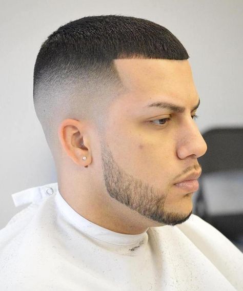 Skin Fade With Line Up Short Taper Haircut, Caesar Haircut, Military Cut, Tapered Haircut, Mens Fade, Cool Hairstyles For Men, Mens Haircuts, High Fade, Bald Fade