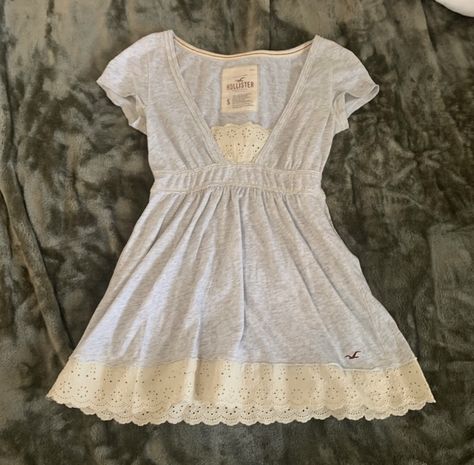 pic creds are mine! 2000’s hollister babydoll top Hollister Y2k Babydoll Top, 2000 Babydoll Top, Hollister Babydoll Top Outfit, Vintage Babydoll Top, Babydoll Top Outfit Aesthetic, Knit Babydoll Top, Cute Babydoll Tops, Y2k Babydoll Top, Babydoll Top Outfit Y2k