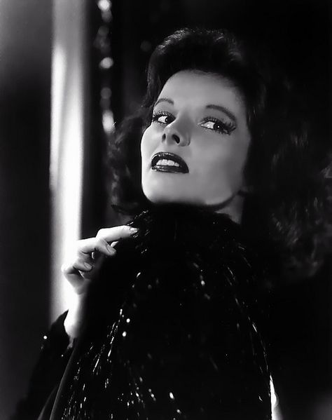 Katharine Hepburn Margaret Sanger, Vintage Hollywood Stars, Stars D'hollywood, George Hurrell, Katherine Hepburn, Olivia De Havilland, Jean Harlow, Classic Movie Stars, Katharine Hepburn