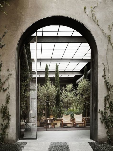 Milan’s Six Gallery transformed from 16th-century Italian monastery  - Curbedclockmenumore-arrownoyes : Gorgeous Restaurant Entrance, Hotel Entrance, Entrance Design, Milan Design, Design Exterior, Hotel Lobby, Cafe Design, Architectural Digest, 인테리어 디자인