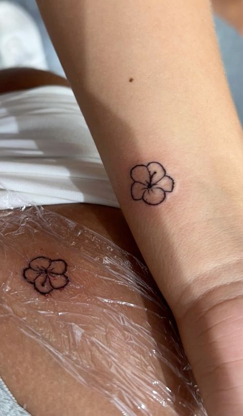 Best Friend Summer Tattoos, Small Flower Tattoos Matching, Small Matching Tattoos Flowers, Best Friend Tattoos Wrist, Mini Matching Tattoos Best Friends Simple, Cute Small Matching Tattoos Friends, Small Matching Tattoos For Grandma And Granddaughter, Holiday Matching Tattoos, Cute Friend Tattoos Simple