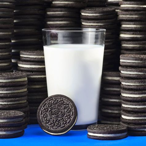 Oreo And Milk, Recipes Oreo, Cookies Personalized, Brand Purpose, Milk Cookies, Oreo Cookies, Glass Of Milk, Oreo, Hd Wallpaper