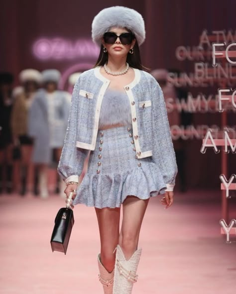 90s Runway Fashion, Chanel Runway, Mode Chanel, Runway Fashion Couture, Runway Outfits, Fashion Couture, Mode Inspo, Looks Chic, 가을 패션