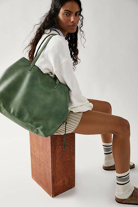 Womens Work Tote, Slouchy Leather Tote, Outfits With Purses, Teacher Goals, Capacious Bag, General Outfit, Soft Natural Kibbe, Tote Bag Outfit, Womens Work Bag