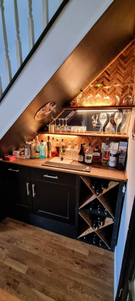 Understairs Bar, Under Staircase Ideas, Bar Under Stairs, Kitchen Under Stairs, Under Stairs Wine Cellar, Wine Closet, Basement Inspiration, Staircase Storage, Diy Home Bar