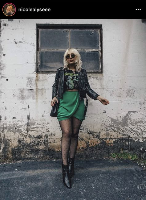 Edgy Christmas Outfit, Plus Size Rocker Chic, Plus Size Rocker, Nicole Alyse, Rocker Chic Outfit, Camisa Rock, Rocker Chic Style, Punk Rock Outfits, Look Festival