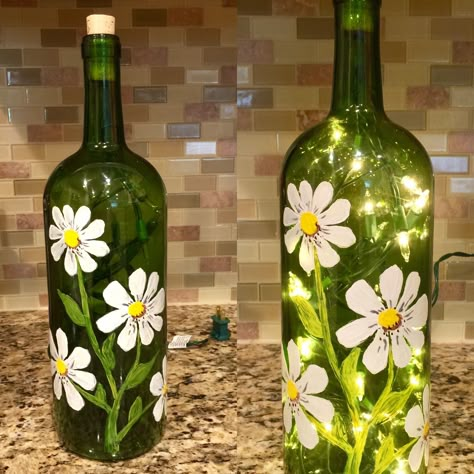 Bottle Art Projects, Bottle Diy Crafts, Painted Glass Bottles, Hand Painted Wine Bottles, Wine Bottle Design, Recycled Wine Bottle, Hand Painted Bottles, Painted Bottles, Glass Painting Designs