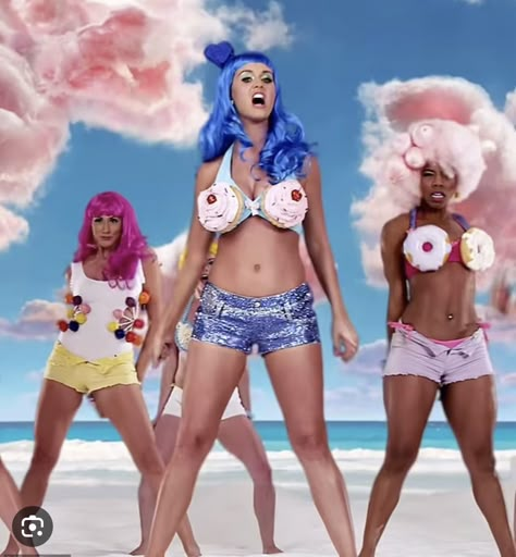 Katy Perry Halloween, Gogo Dancer Outfits, Katy Perry Costume, Katy Perry Outfits, Costumes For Teens, Cali Girl, Halloween Costume Outfits, Orlando Bloom, Candy Girl