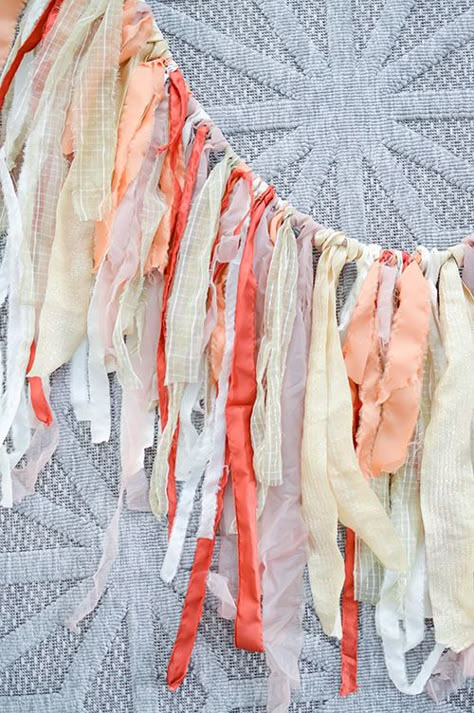 Diy Fabric Tassel Garland, Diy Fabric Tassel, Scrap Fabric Banner, Diy Pendant Banner, Diy Garland Birthday, Fabric Tassel Garland, Rag Tie Garland, Chair Decoration Ideas, Fabric Scrap Garland