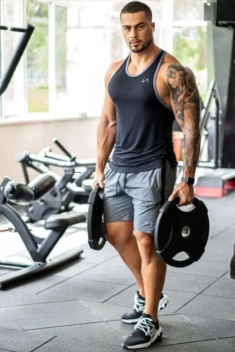 Male Fitness Photography, Men Shoes Aesthetic, Best Sandals For Men, Gym Photoshoot, Moda Academia, Gym Photography, Mens Vest Fashion, Gym Outfit Men, Gym Photos