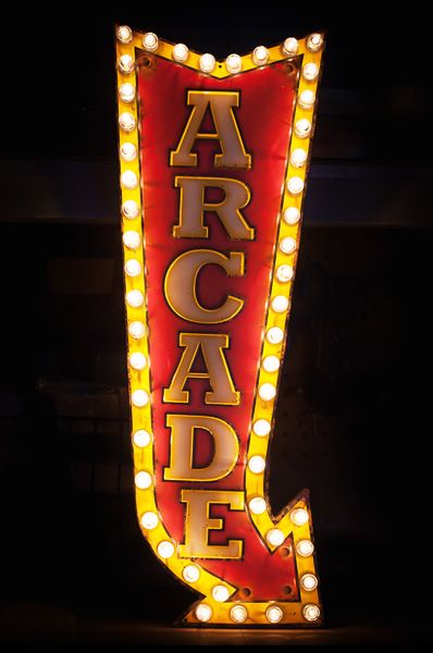 Arcade Decor, Arcade Logo, Arcade Marquee, Neon Ideas, Retro Signage, Vintage Arcade, Movie Room Decor, Beer Hall, Guys And Dolls