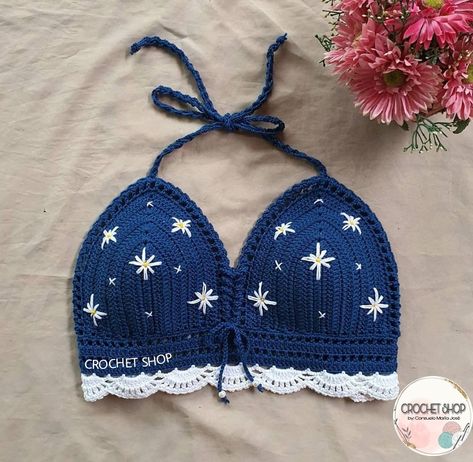 شال كروشيه, Crochet Bra, Crochet Design Pattern, Crochet Clothing And Accessories, Kawaii Crochet, Crochet Stitches For Beginners, Crochet Fashion Patterns, Crochet Shirt, Crochet Top Pattern