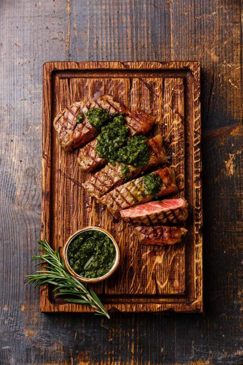 Learn how to grill sirloin steak perfectly every time and serve it with the most amazing homemade chimichurri. #dinner #kidfriendly #quickandeasy Beef Heart Recipe, Gluten Free Worcestershire Sauce, Sirloin Steak Recipes, Steak Bites Recipe, Top Sirloin Steak, Potted Beef, Beef Sirloin, Food Crush, Grilled Steak