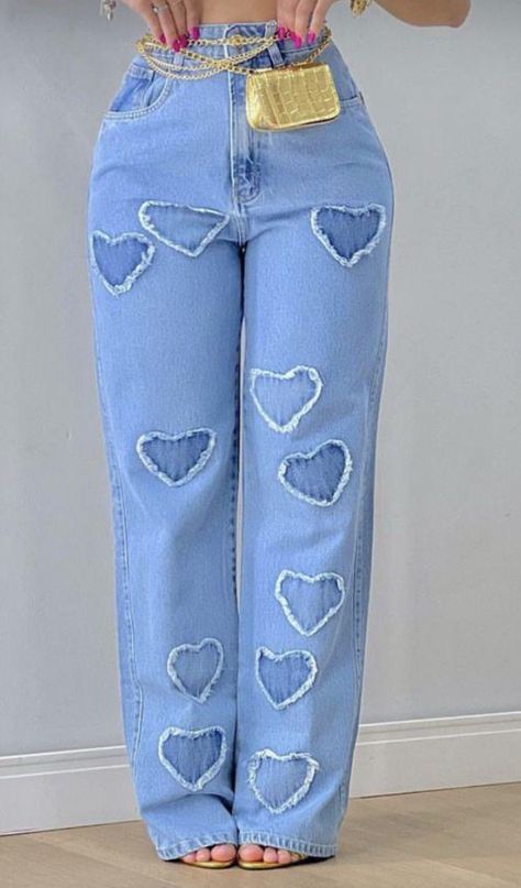 Jeans Outfit Women 2024, Jeans Cargo Pants Outfit, Jean Cargo Pants, Dominican Style, Dope Fashion Outfits, Denim Diy Clothes, Cute Ripped Jeans, 2piece Outfits, Jeans Outfit Women