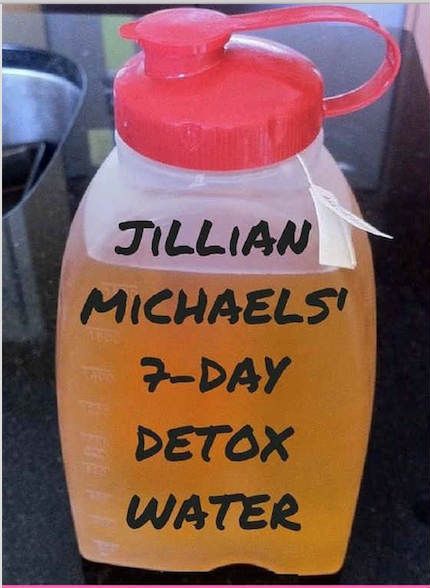 How To Make "Jillian Michaels 7 Day Detox Water" For Rapid Weight Loss and Recip! - Health Facts Journal 7 Day Detox, Detox Kur, Jillian Michaels, Soup Diet, Lose 15 Pounds, Diet Vegetarian, Cabbage Soup, Detox Water, Diet Plans