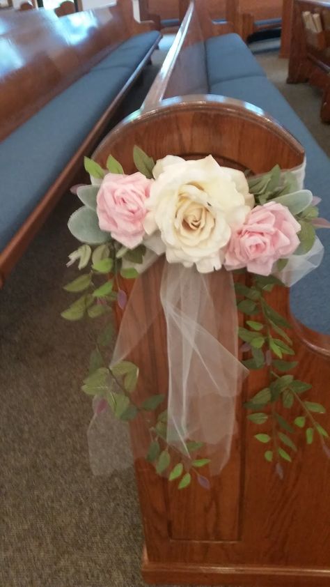 Church Pew Decorations, Wedding Pew Decorations, Pew Decor, Pew Bows Wedding, Pew Decorations, Wedding Pews, Wedding Church Decor, Church Wedding Flowers, Pew Ends