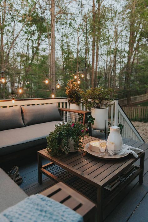 Maximizing the Layout of a Small Deck in 5 Steps! Deck Furniture Small Space, Deck Railing Decorating Ideas, Deck Staging Ideas, Small Deck Patio Furniture, Fall Landscape Backyard, Outdoor Patio Mood Board, Cozy Back Deck Ideas, Outdoor Deck Seating Ideas, Outdoor Deck Furniture Ideas