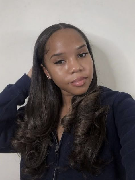 Hair Ideas Long Straight, Silkpress Hairstyles For Black Women, Quick Weave Leave Out, Straight Hair Curled Ends, Silk Press Side Part, Sow In Weave Hairstyles, Blowout Black Women, Versatile Sew In Weave, Straight Wig Hairstyles