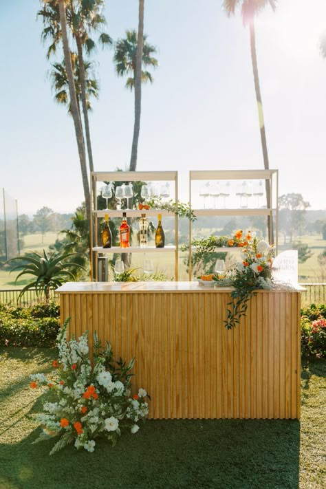 An Elegant Endless Summer Dinner with Visit Newport Beach • Beijos Events Wedding Bar Setup, Satellite Bar, Mobile Coffee Bar, Lobby Inspiration, Mobile Bar Business, Wedding Bars, Wedding Candles Table, Tropical Wedding Decor, Mobile Bars