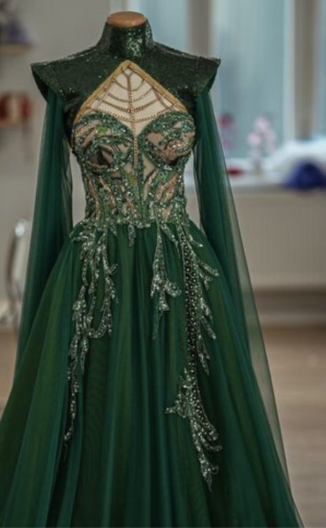 Fantasy Ball, Gowns Dresses Elegant, Designer Gown, Royal Dresses, Fantasy Dresses, Queen Dress, Ball Gowns Evening, Gowns Prom, Fantasy Gowns