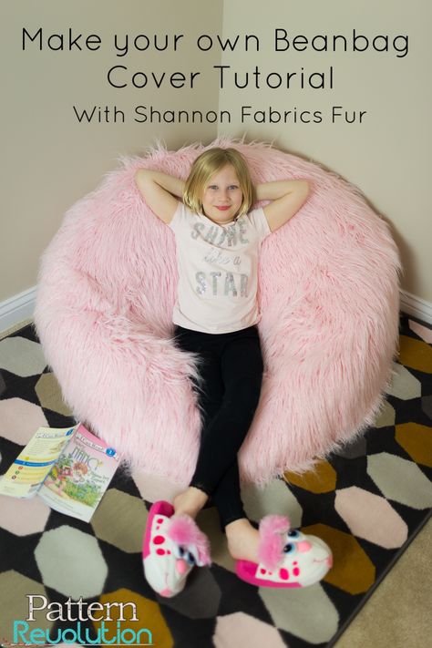 Make a fur covered beanbag with this tutorial. Made with fur from Shannon Fabrics. Bean Bag Sewing Pattern, Bean Bag Pattern, Bean Bag Filler, Diy Bean Bag, Diy Chair Covers, Big Bean Bags, Fur Bean Bag, Bean Bag Cover, Large Bean Bags