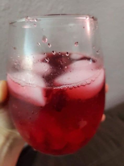 Them : I dont drink cranberry juice Me: Cranberry Juice Aesthetic, Cranberry Aesthetic, Cranberry Grape Juice, Spooky Pizza, Drinks With Cranberry Juice, Juice Aesthetic, Prune Juice, Juice Ice, Fav Books