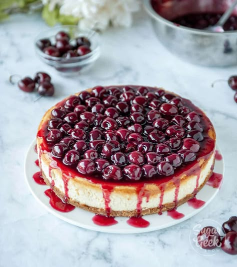 Homemade Cherry Cheesecake, Cheesecake Cherry, Cherry Cheesecake Recipe, Sugar Geek, Cherry Topping, Cheesecake Recipes Classic, Cheesecake Toppings, Homemade Cheesecake, Classic Cheesecake