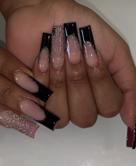 Nail Ideas Black Glitter, Black Trending Nails, Extra Birthday Nails Acrylic, Light Pink Black Nails, Nail Ideas Acrylic Black And White, Birthday Nails Square Black, Black Cute Nails Acrylic, Homecoming Nails Ideas, Black Glitter Birthday Nails