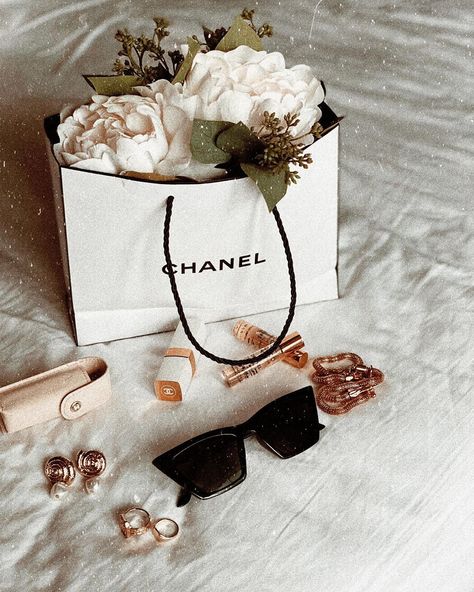 𝑴𝒊𝒔𝒔 𝑪𝒂𝒑𝒓𝒊𝒄𝒐𝒓𝒏 on Instagram: ““A woman should wear perfume wherever she wants to be kissed”-Coco Chanel. . . . . . . . #aesthetics #cocochanel #cocochanelquotes #vintage…” Chanel Aesthetic Vintage, Coco Chanel Aesthetic, Chanel Makeup Looks, Signature Perfume, Makeup Themes, Chanel Aesthetic, Coco Chanel Quotes, Purple Bottle, Bedroom Wall Collage