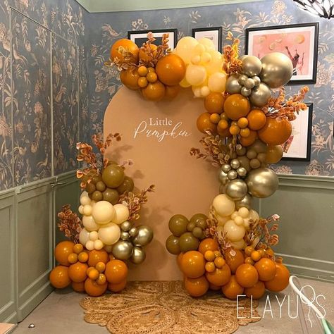 Pumpkin Theme Balloon Garland, Pumpkin Shower Centerpiece, Fall In Love Bridal Shower Backdrop, Fall Baby Shower Centerpiece Ideas, Fall Themed Baby Shower Backdrop, Fall Gender Reveal Centerpieces, Fall Color Baby Shower Ideas, Fall Theme Balloon Arch, Boy Baby Shower Fall Theme