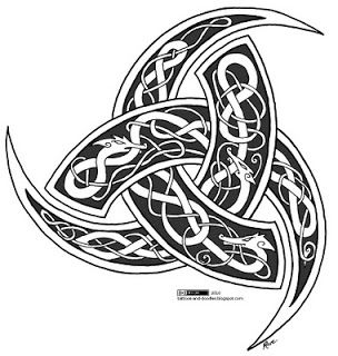 The Triple Horn of Odin, with Celtic dragons inside--this was the basis for a piece on my arm Celtic Knot Tattoo, Vikings Tattoo, Symbole Viking, Kunst Tattoos, Knot Tattoo, Wiccan Symbols, Celtic Tattoo, Norse Symbols, Nordic Tattoo