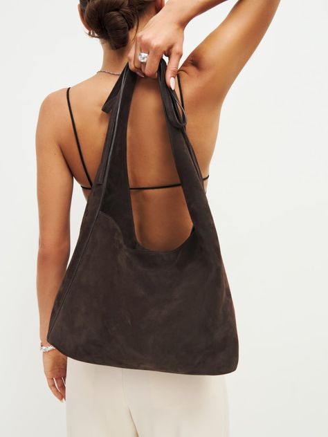 Medium Vittoria Tote Bag Slouchy Leather Tote, Tote Bag Outfit, Uni Bag, Sacs Tote Bags, Slouchy Tote, Slouchy Bag, Fall Bags, Brown Bag, Fall 24