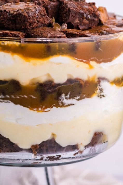 Rolo Brownie Trifle, Banana Caramel Trifle, Toffee Caramel No Bake Cheesecake, Eclair Trifle, Brownie Caramel Trifle, Caramel Trifle Desserts, Caramel Cheesecake Brownie Trifle, Hot Chocolate Trifle, Salted Caramel Brownie Cheesecake Trifle