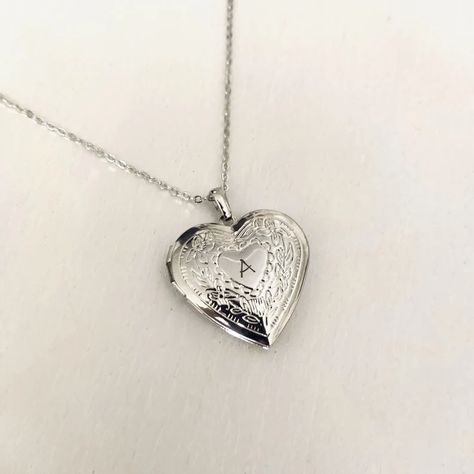 Personalized Vintage Silver Heart Locket Necklace With Photo. - Etsy Bosnia and Herzegovina Heart Locket Necklace Silver, Silver Heart Locket, Boyfriend Necklace, Silver Locket Necklace, Gold Heart Locket, Silver Locket, Heart Locket Necklace, Photo Locket, Silver Lockets